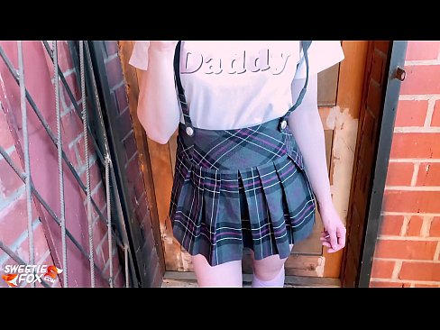 ❤️ Schoolgirl Sikini derinden Sucks ve sınıflar yerine sikikleri. ❌ Seks videosu bizde ❌️